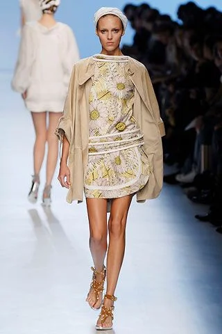 Look 18